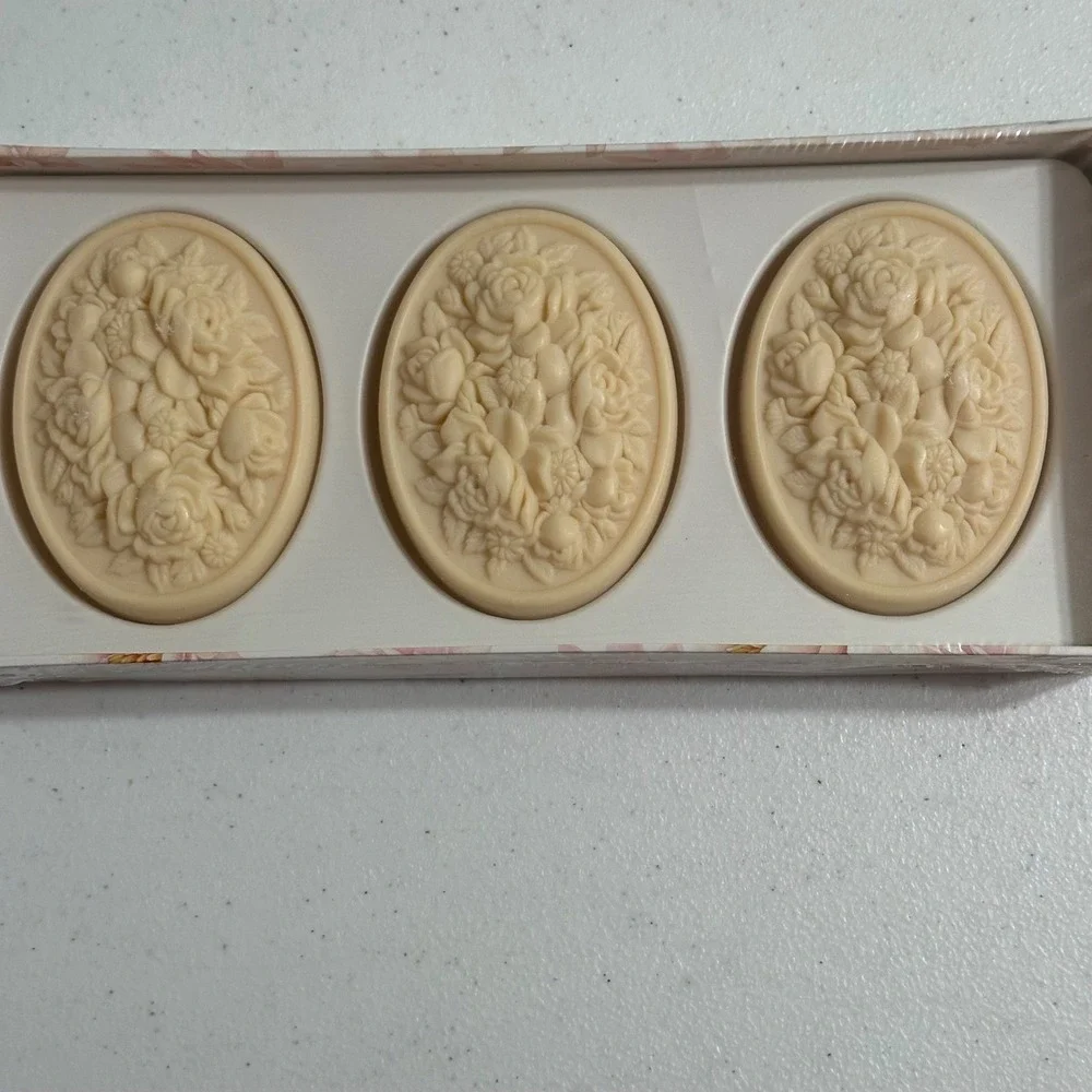 Saponificio Artigianale Fiorentino Water-Lily Blossom Soap‎ Set Italy NEW 3pk
